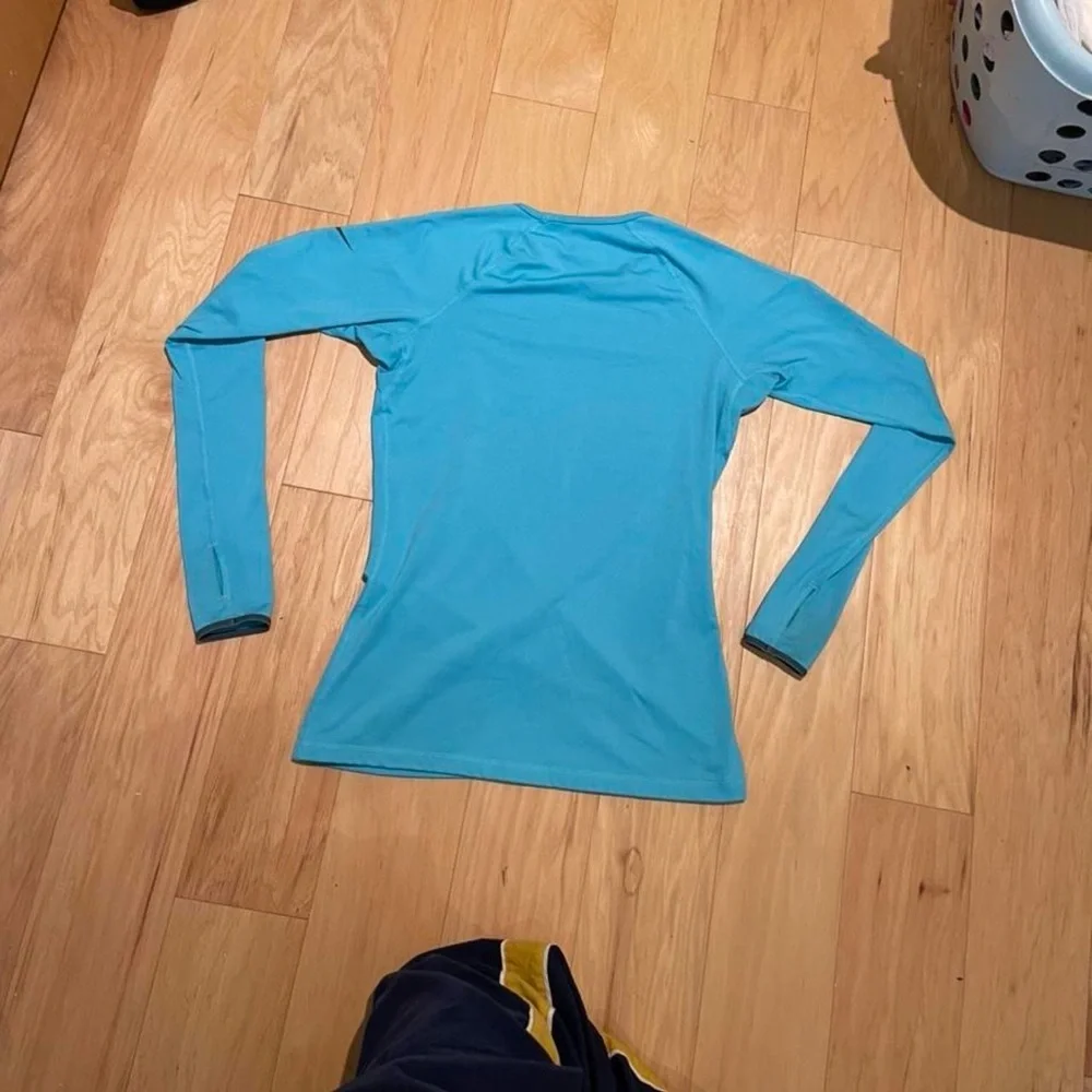 Nike Women's Long Sleeve Tee - Light Blue